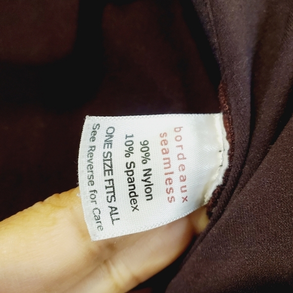 Bordeaux Seamless Women's Burgundy Long sleeve one size fit all top - Picture 10 of 10